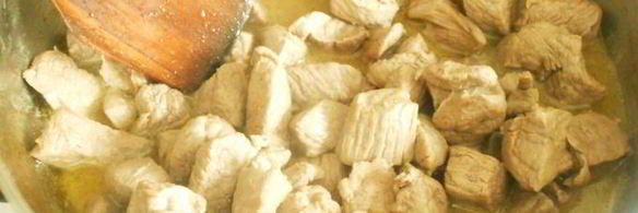 рагу из баранины с зернами граната и картофельным гарниром