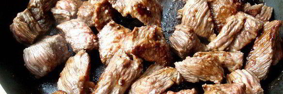 рагу из говядины с подливой, запеченное под фольгой homequeen