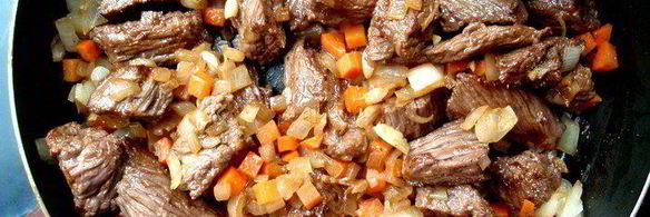 рагу из говядины с подливой, запеченное под фольгой homequeen