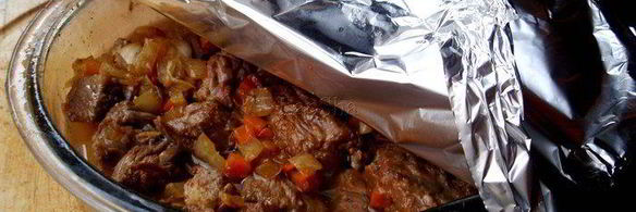 рагу из говядины с подливой, запеченное под фольгой homequeen