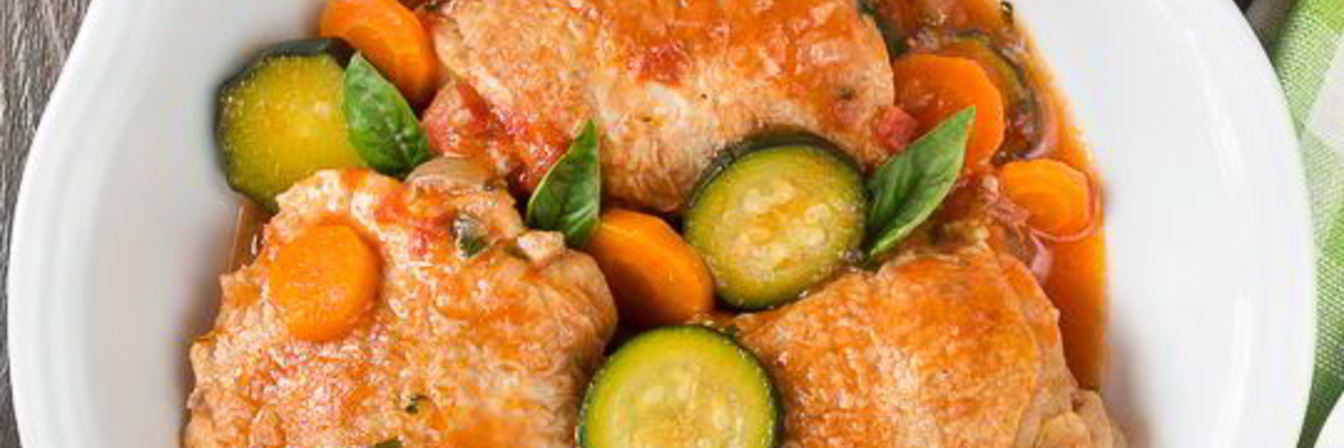 Рагу из курицы с морковью и цуккини