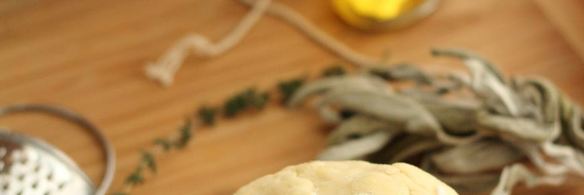 рагу из курицы с овощами и сырными булочками