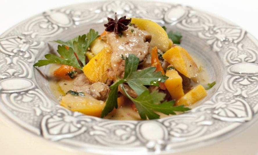Рецепт рагу из репы со свининой, яблоками и изюмом