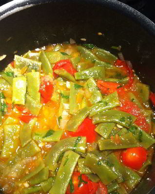 Рагу из свежей зеленой фасоли