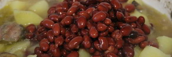 рагу с домашними колбасками и фасолью