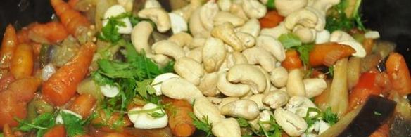 рагу с кешью и мини-морковью