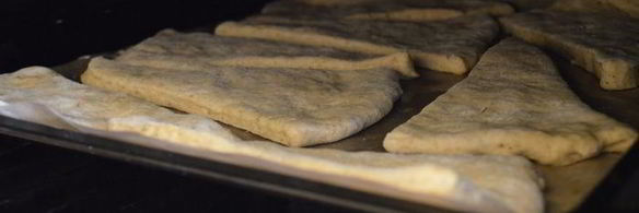 цельнозерновые сметанные треугольники с аппетитным рагу из индейки