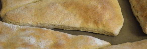 цельнозерновые сметанные треугольники с аппетитным рагу из индейки