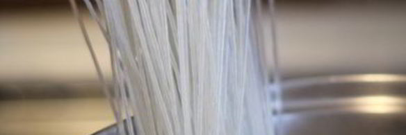 рисовая лапша с креветками в соусе терияки