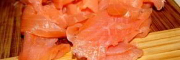 рисовая лапша с лососем и брокколи