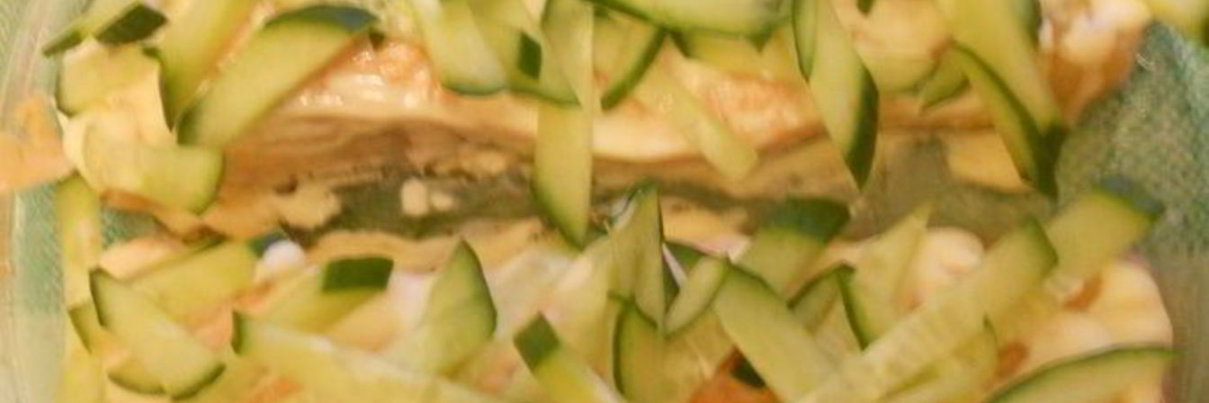 Форель с огурцами