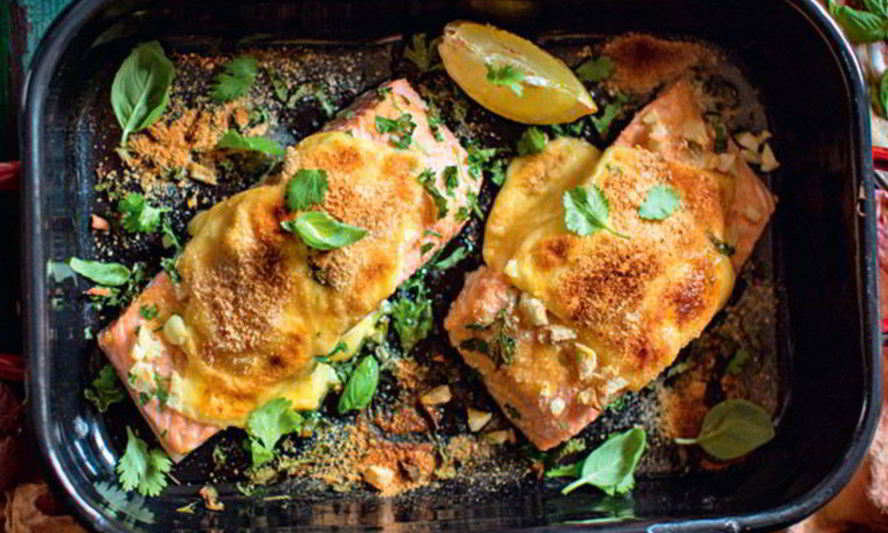 Рецепт форели в хрустящей корочке с моцареллой и базиликом