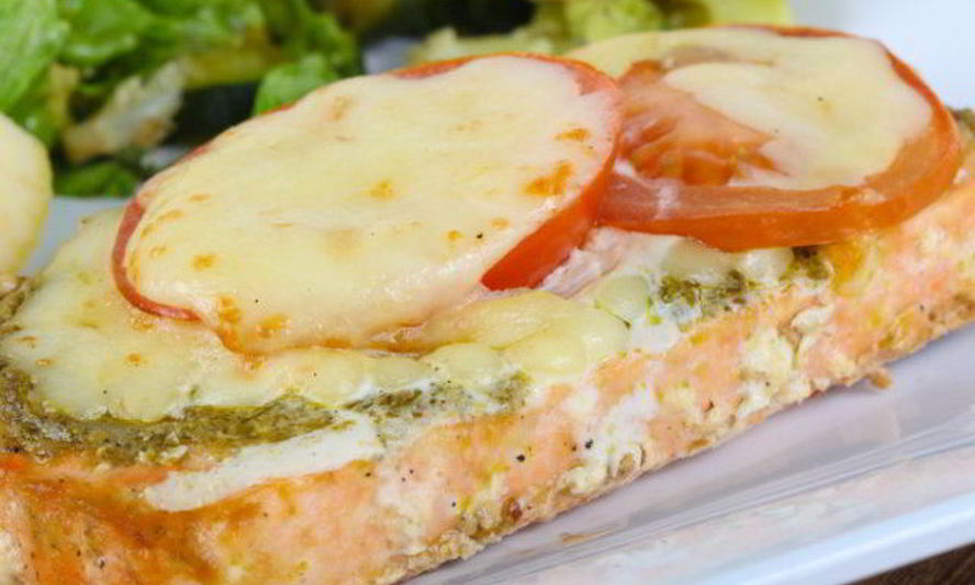 Рецепт горбуши с томатами и сыром