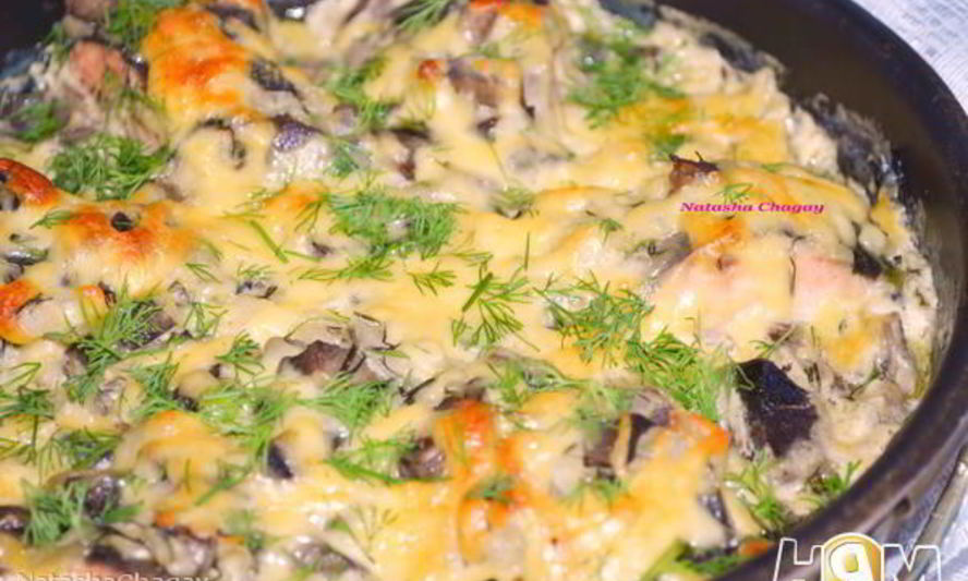 Рецепт горбуши, запеченной в сметанно-грибном соусе