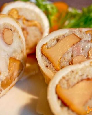 Кальмары, фаршированные грибами,