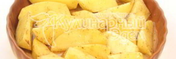 камбала с картофелем и соусом