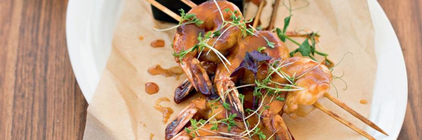 Креветки с овощным чатни