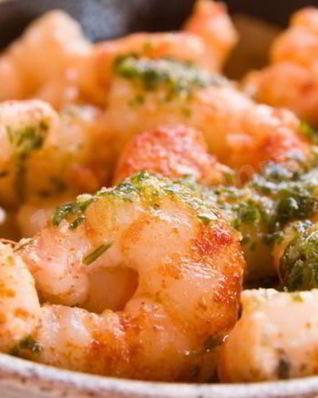 Креветки в сливочном соусе с чесноком