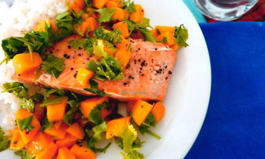 Рецепт лосося с чимичурри из манго