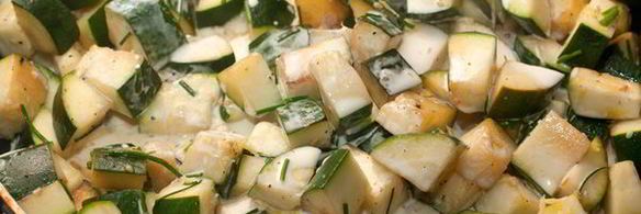 лосось в кунжуте на подушке из цуккини