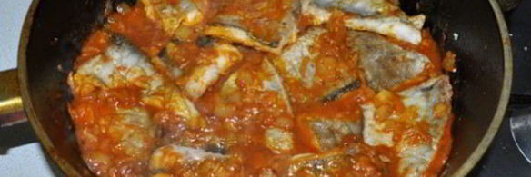 минтай в соусе карри