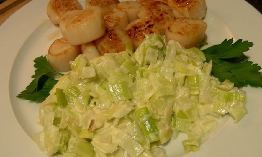 Рецепт морских гребешков с фондю из лука-порея