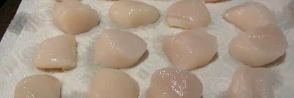 морские гребешки с фондю из лука-порея