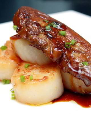 Морские гребешки с цикорием