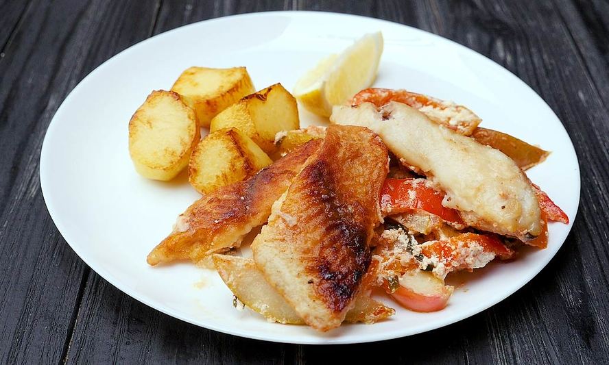 Рецепт морского окуня с фруктами