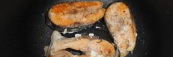 рыба в мультиварке со сметаной