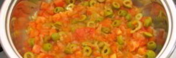 рыба в томатном соусе с оливками