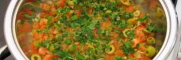 рыба в томатном соусе с оливками