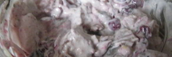 сельдь в сметанном соусе с клюквой