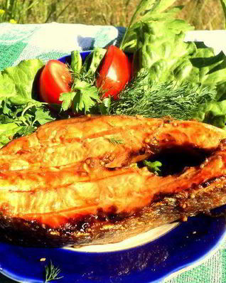 Семга на гриле в медово-горчичной глазури