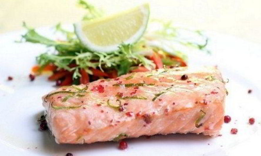 Рецепт семги с лаймом и розовым перцем