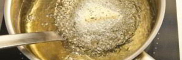 сулугуни, жаренный в сухарях