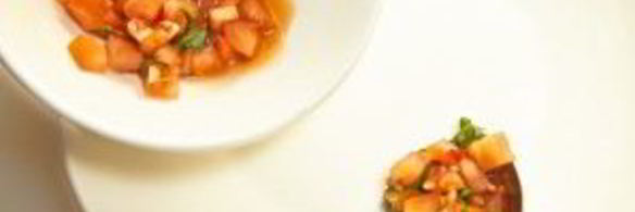 сулугуни, жаренный в сухарях