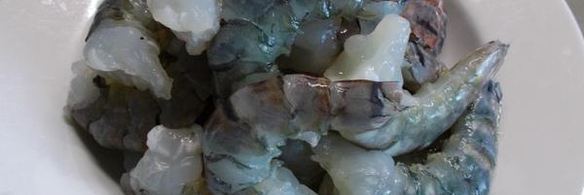 тигровые креветки под греческим соусом