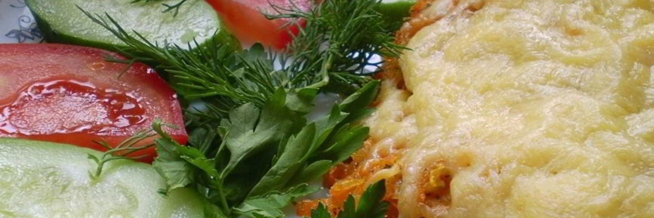 Тилапия с помидорами и сыром