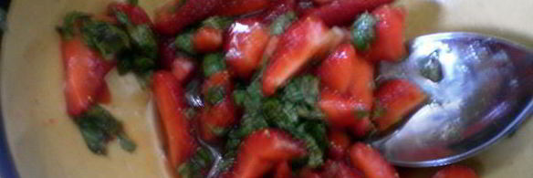 треска с клубничной сальсой