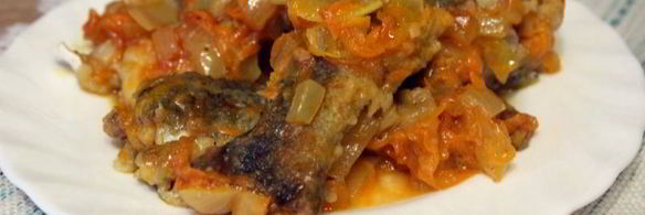 треска с овощами в томатном соусе