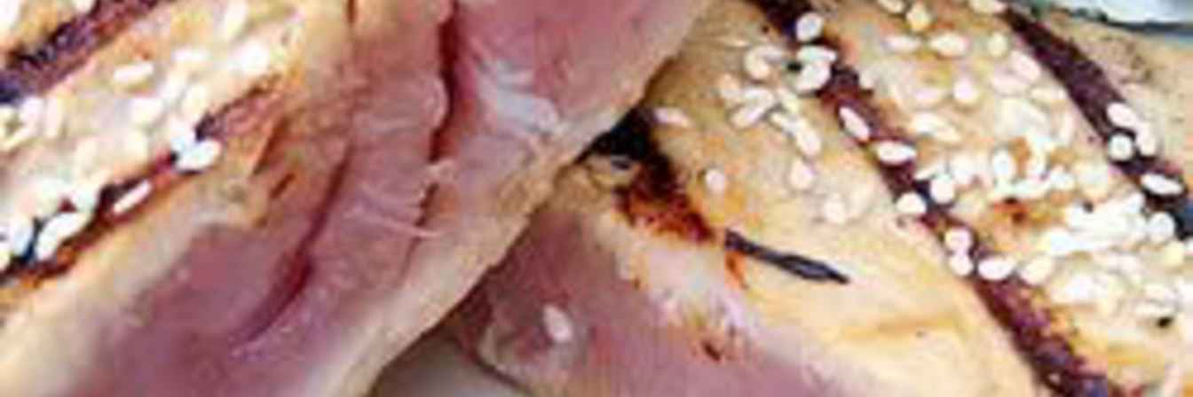 Тунец в кунжуте