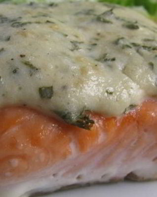 Запеченная красная рыба с сыром