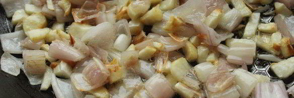 запеченный пангасиус под клюквенным соусом