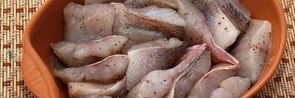 запеченный судак со сметаной