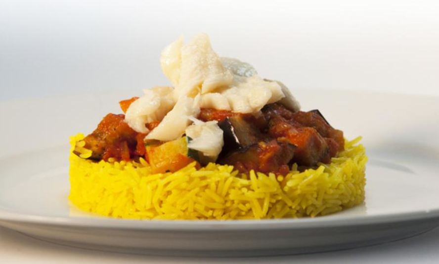 Рецепт зубатки с овощным соусом и желтым рисом