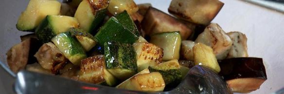 зубатка с овощным соусом и желтым рисом