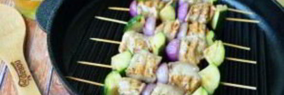 куриный шашлык с луком и цуккини