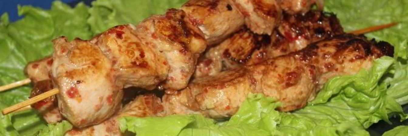 Курица на шпажках в духовке шашлык