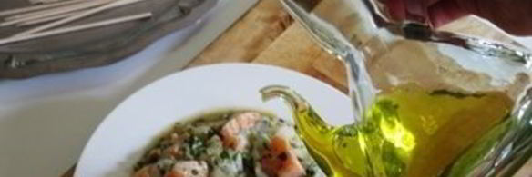 разноцветный рыбный шашлык